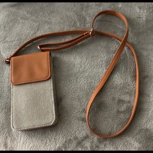 Thirty One Crossbody Wallet with credit card holders